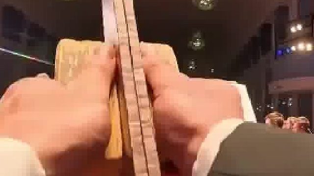 这一下谁能卡进拍子？要不说打击乐是“高危”职业呢？