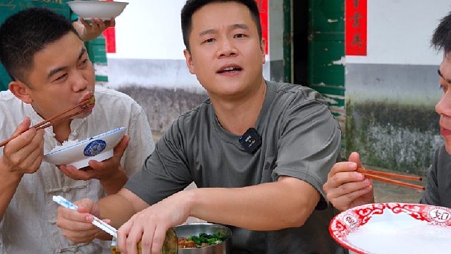 我能做的是用心做好每一瓶下饭菜，尽力满足每个顾客的口味