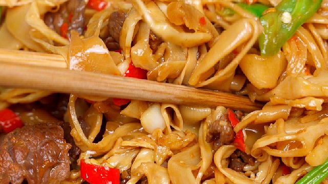 每当吃腻了茄子豆角，我就把餐桌上的蔬菜换成了糯米笋
