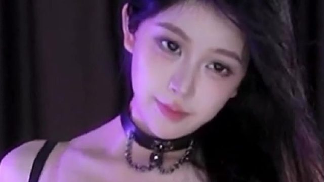 【这不小爬么】有你在的每一天，都像草莓一样甜