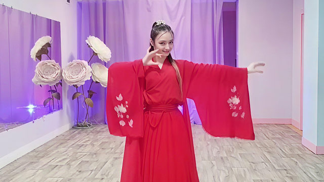 俄罗斯姑娘才艺表演23.11.11_空军(阿妮亚)08