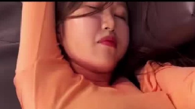 柔光与香氛交织，让呼吸渐入平和，压力如晨露消散。