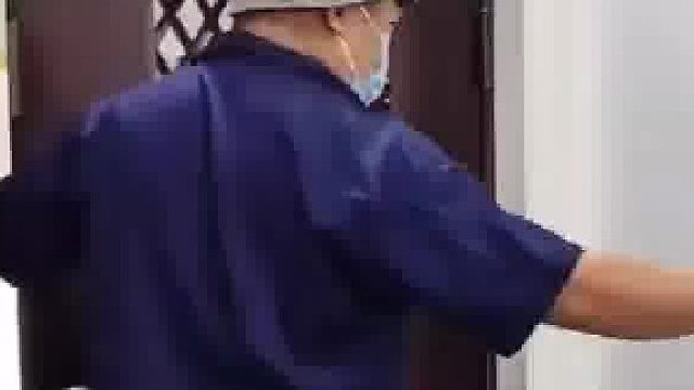 防盗门加上通风窗，直接与走廊通风对流换气，这想法真的绝了