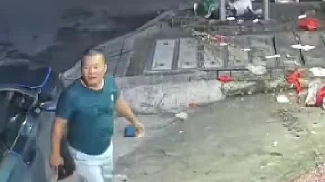 先扶一下大哥确定伤情在打一场自由搏击