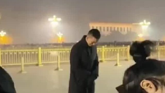 和兵哥哥对视忍不住笑了