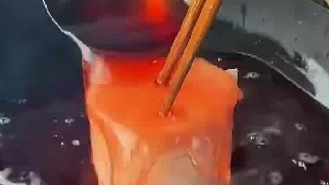 大哥手工制作蜡油纸，没想到效果出奇的好用