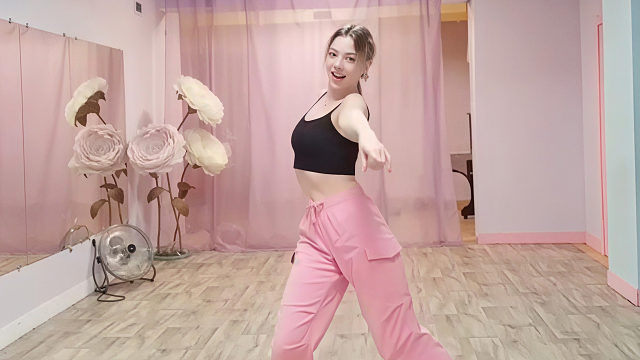 俄罗斯姑娘才艺表演23.11.12_烤肉(维多利亚)