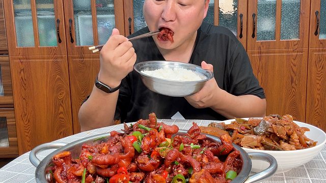 做了顿江西辣炒鸡爪，这次真的辣爽过瘾，超级下饭