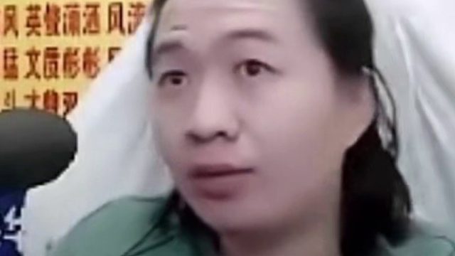 土鸡吕德华直播间抽烟，超管出面封禁直播间