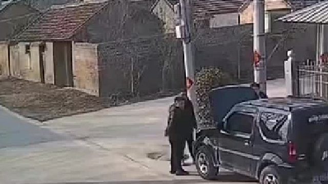 白色早晚出大事