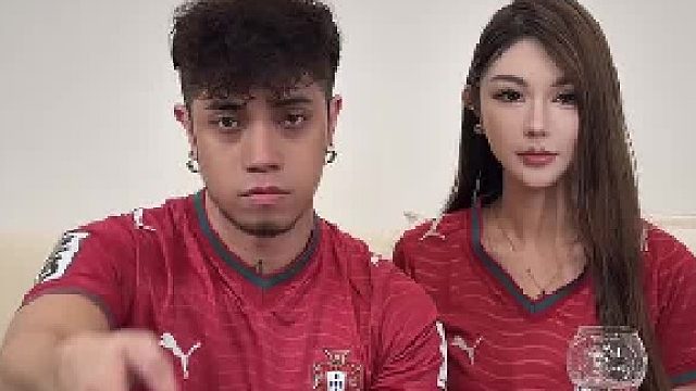 当情侣看世界杯阵容时