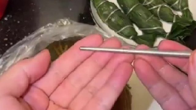 博主晒对象送给自己的粽子，博主：这可不是普通的粽子，这可是对象亲手给我包的粽子​