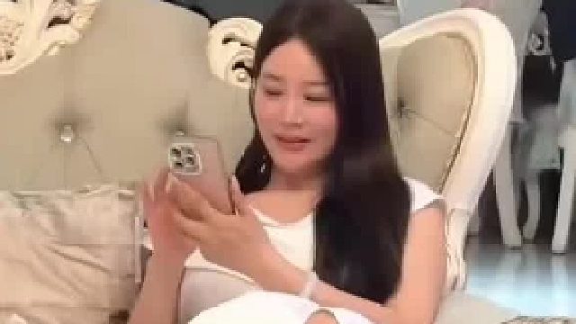 保养的好，感觉还能在要个弟弟