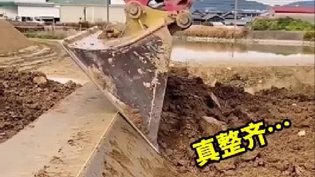 挖机师傅真牛，技朮过硬