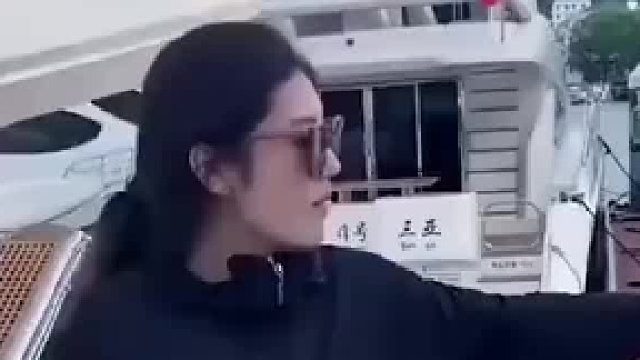 大哥的游艇有条件，没有实力上不去。