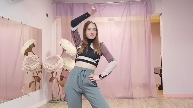 俄罗斯姑娘才艺表演23.11.15_玛莎01