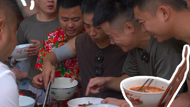 以前要来衡阳才能吃到的红油耳子粉，现在在家也能轻松复刻，米粉Q弹汤汁浓郁