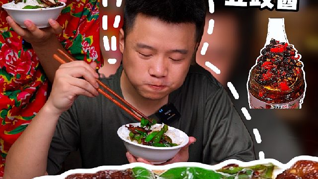 把五花肉上锅蒸一蒸，出锅就是一道家常必备的美食。