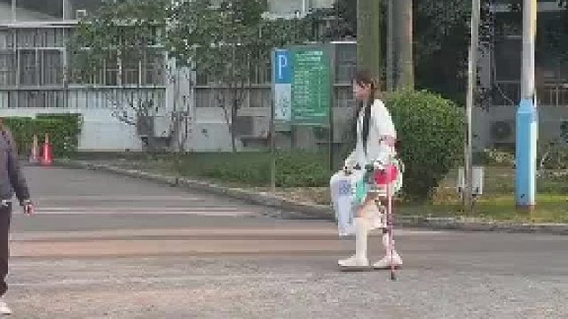 生活很苦但是还是要笑着面对
