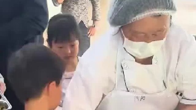 宁愿干吃白米饭也不吃菜，这里面怕是有什么原因
