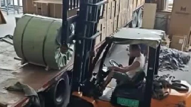 越往下落，重心越往前，车尾不压东西够他玩的