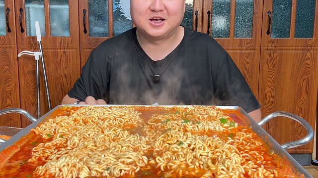 不知道该吃啥简单来个泡面吧