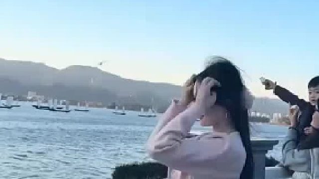 爱出片的女人到底有多拼？提裤子那一下，给我小脑整萎缩了