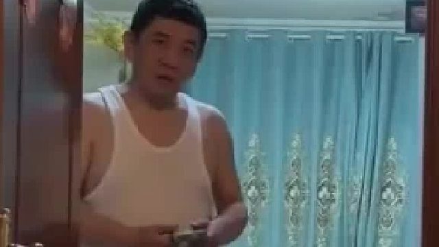 猫：买个烟跟我有什么关系！