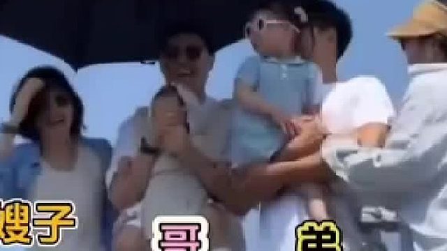 双胞胎弟弟：咋回事 到现在还认不清我是哪个
