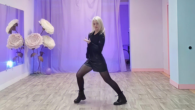 俄罗斯姑娘才艺表演23.11.18_咪咪(索尼娅)