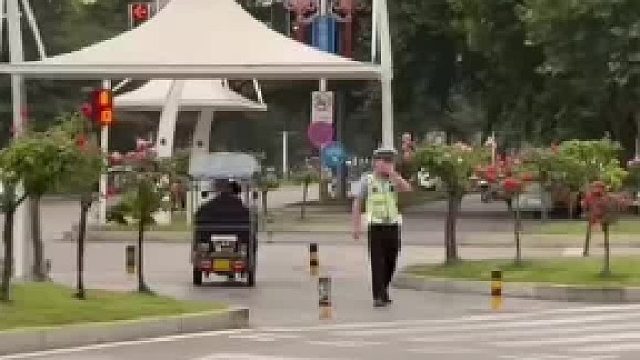 轮子：你清高，你了不起，你戴了我戴什么