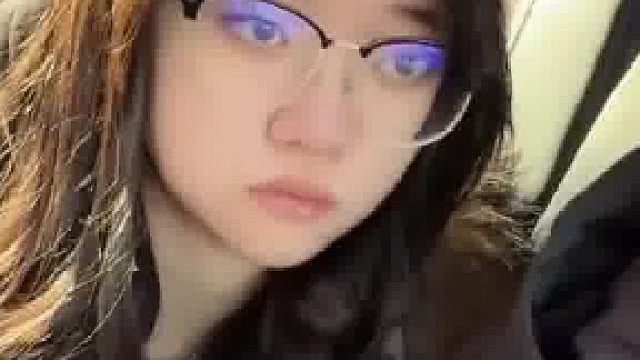妈妈打算去姥姥家住上两整日，父女俩格外舍不得心里空落落的