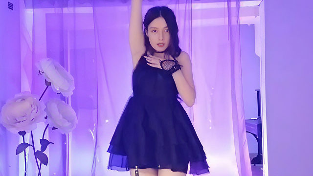 俄罗斯姑娘才艺表演23.11.22_空军(阿妮亚)00