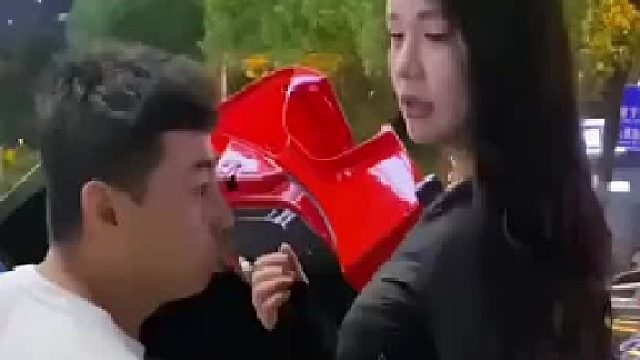 没坐过吧  上车方式都错了