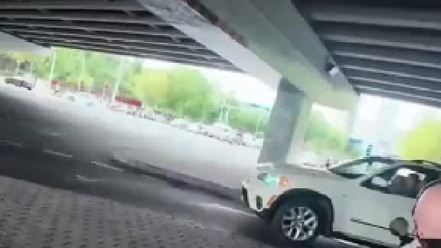 这司机是新手吧？