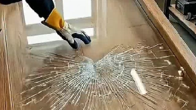 碎玻璃与蓝调树脂，把星河搬进客厅​