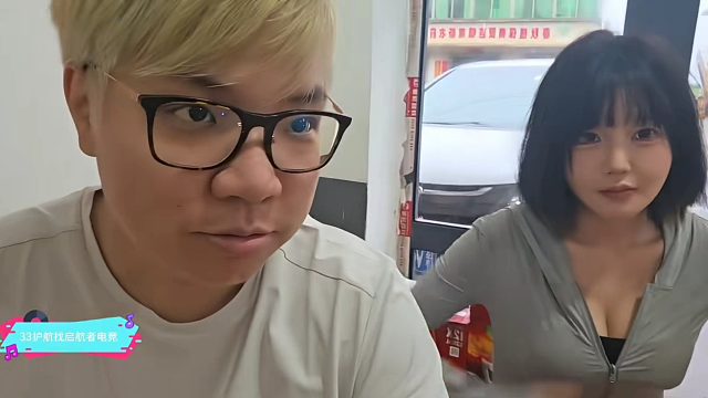 AJ说旗下女主播樱子！又要漏又要挡1