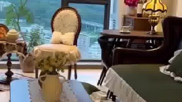称自从婆婆住过来家里就大变样 以前很有艺术氛围现在光秃秃的