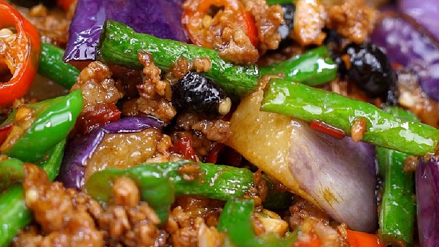 这当季的茄子豆角吃腻了，你就按照我这个方法做