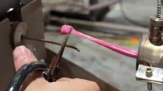 最近很火的拼豆原来是这么生产出来的…​