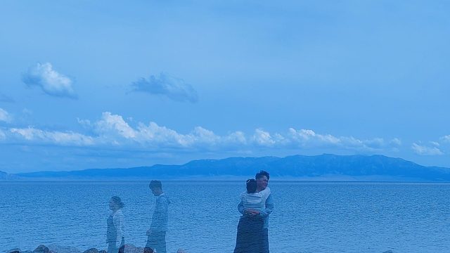 和先生奔赴赛里木湖，把浪漫藏进大西洋的蓝眼泪里