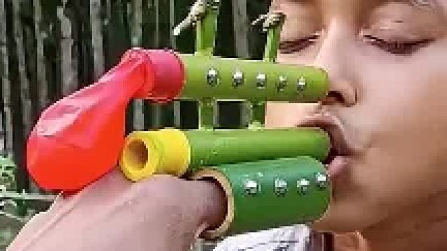用竹子做的小玩具真好玩​
