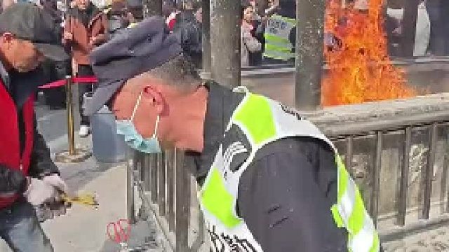 这小子最精了，开挂了就说鼠标在庙里开光了