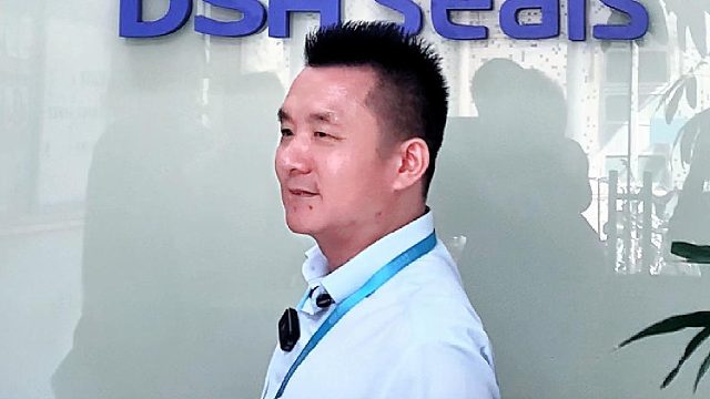 我叫老胡 在东莞做密封圈，目前存款3000w 东莞8套房