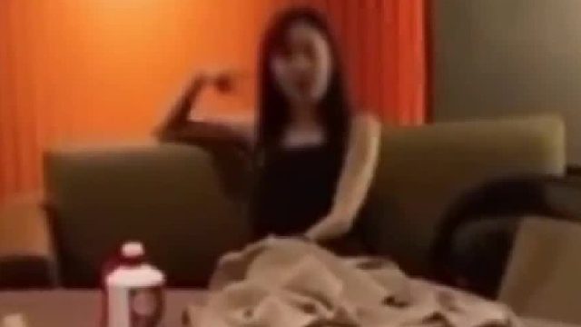 百万粉丝博主深夜直播，在餐厅包间被醉酒女子用茅台砸头