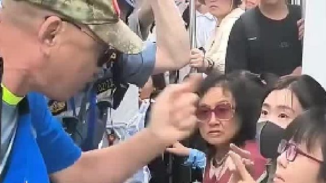 他这已经是耍流氓了啊