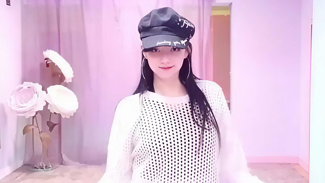 俄罗斯姑娘才艺表演23.11.27_铁锤(安吉丽娜)04