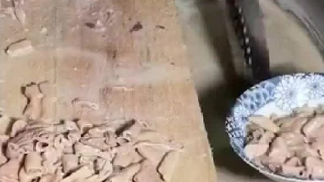 羊肠汤被熬成了白色 ，还敢吃吗
