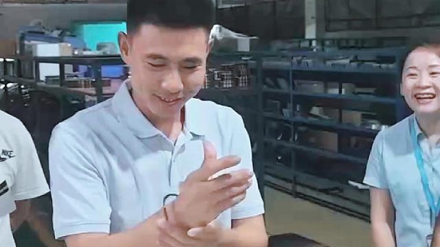 客户说：这密封圈大小好啊，刚好给我当手镯了