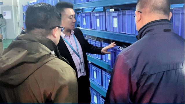 满仓密封圈琳琅满目，客户看完直接下单